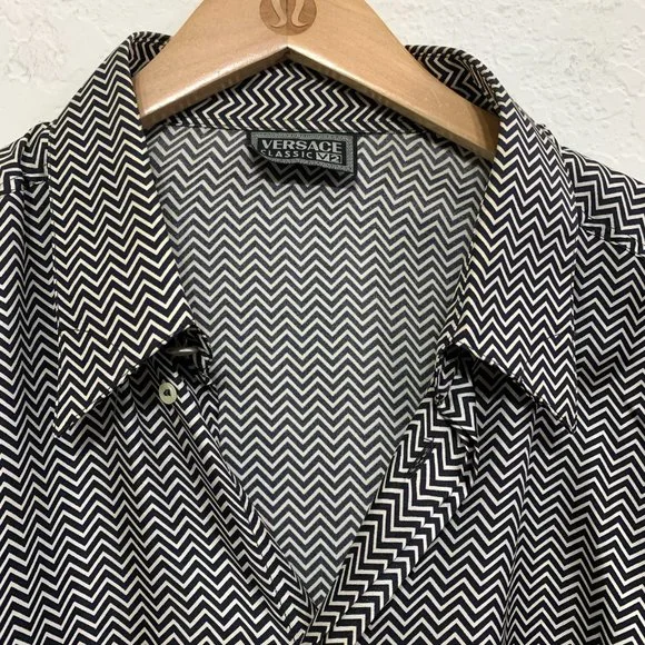 VERSACE Classic V2 Authentic Mens XL Silk Zig Zag Pattern Button Down Shirt - Picture 2 of 13